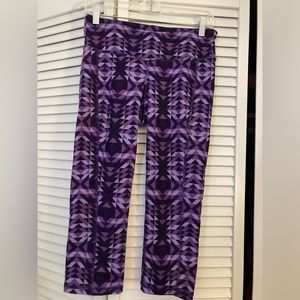 Old Navy Cropped active wear Womens size M